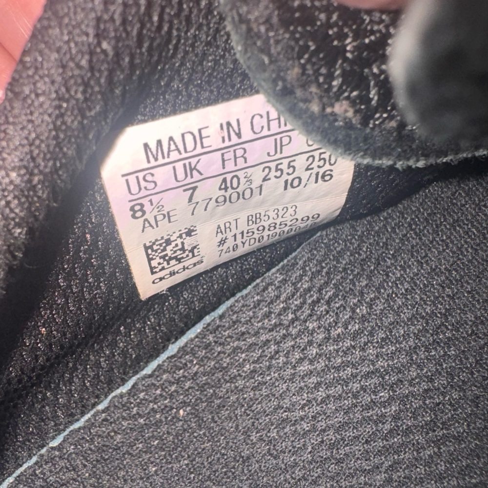 Adidas Classic Black and White Trainers - Picture 6 of 6